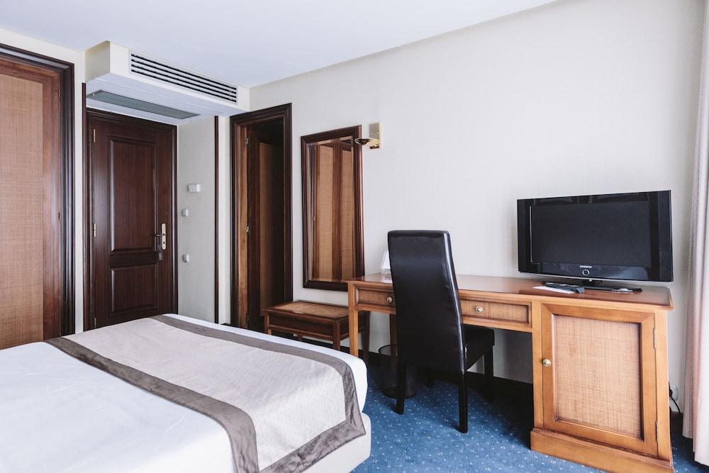 Ilunion Hotel 4*