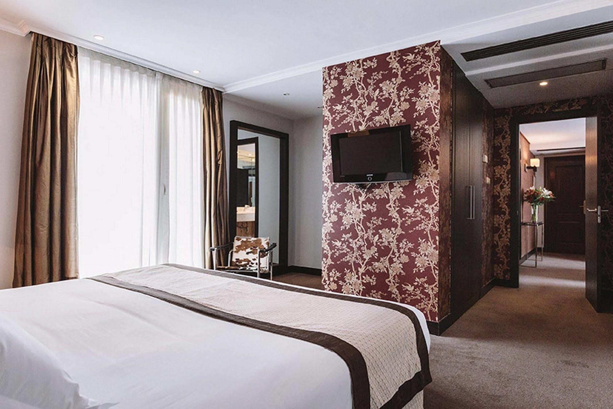 Ilunion Hotel 4*